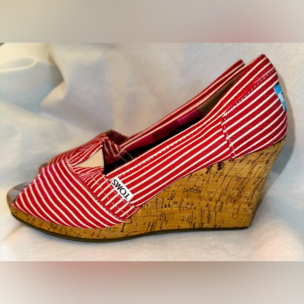 TOM’s Classic Espadrille Wedge Sandal Size 7